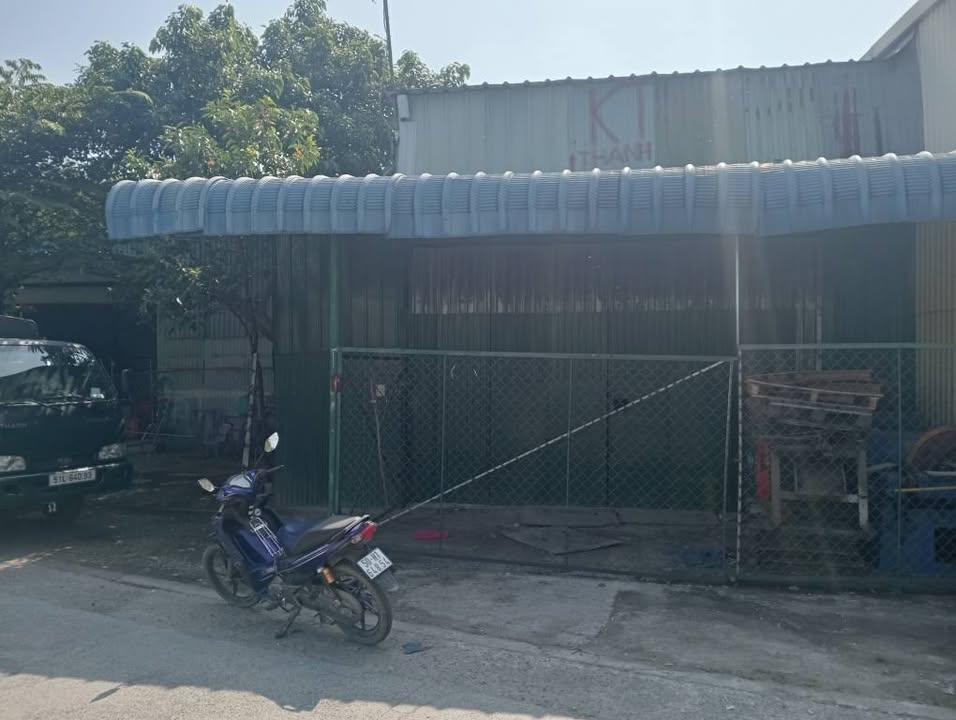 Nhà xưởng cho thuê mặt tiền Bờ Kênh Thạnh Lộc 200m² - Giá chỉ 10 triệu/tháng!