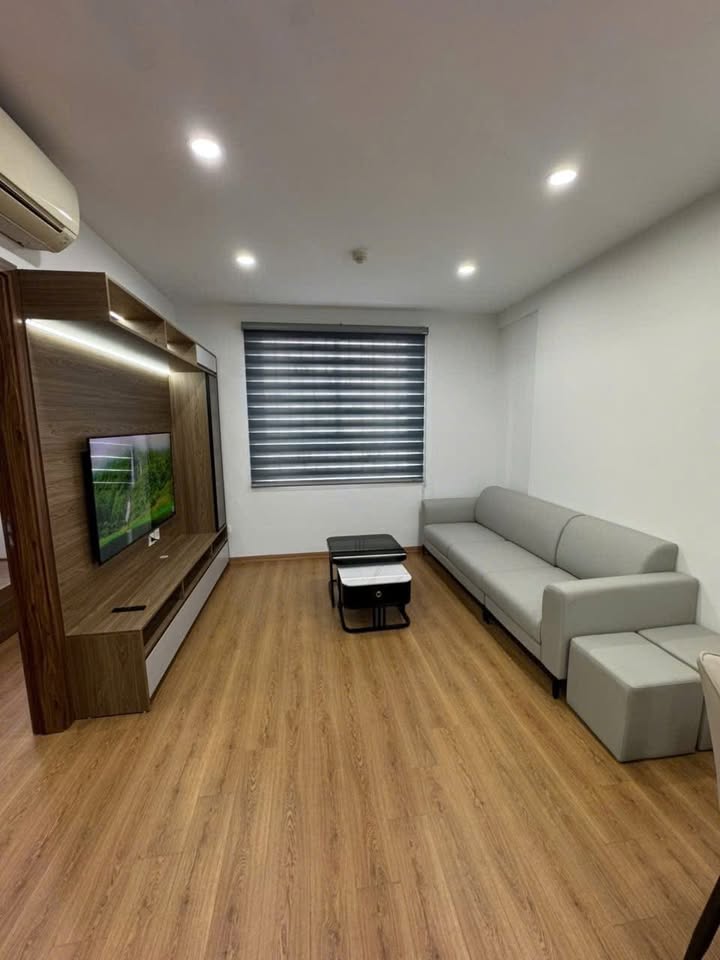 Căn hộ chung cư HTT 89 Phùng Hưng 70m² giá 5 tỷ - Nhà mới đẹp, nội thất cao cấp!