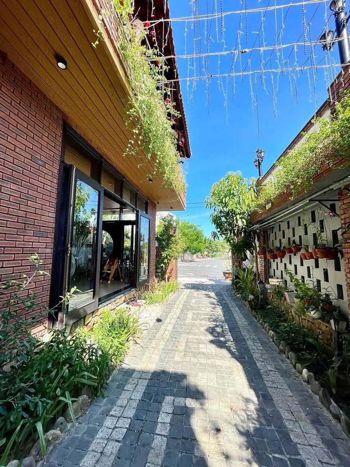 Biệt thự Townhouse mặt tiền Đồng Khoa, Đà Nẵng, 266m² giá 16 tỷ - Sẵn sàng ở ngay!