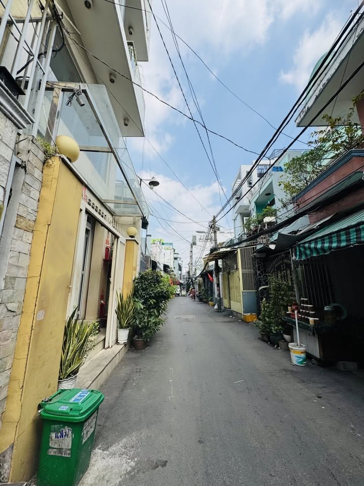 Nhà hẻm xe hơi Bà Hom, Q6, 63m² giá 7.7 tỷ - Kinh doanh thuận lợi!