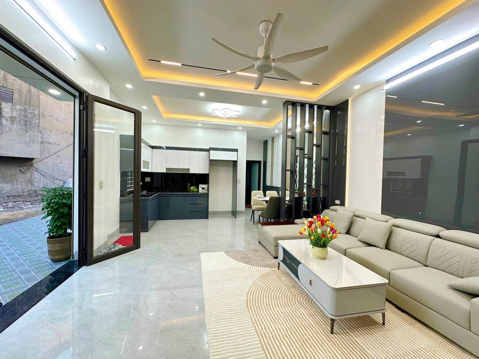 Nhà Cẩm Bình 60m² giá 2.3 tỷ - Mới tinh, đầy đủ nội thất!