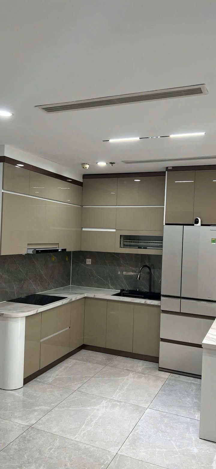 Căn hộ Royal City 3PN 22 triệu - Full nội thất mới tinh, nhà thoáng đẹp!