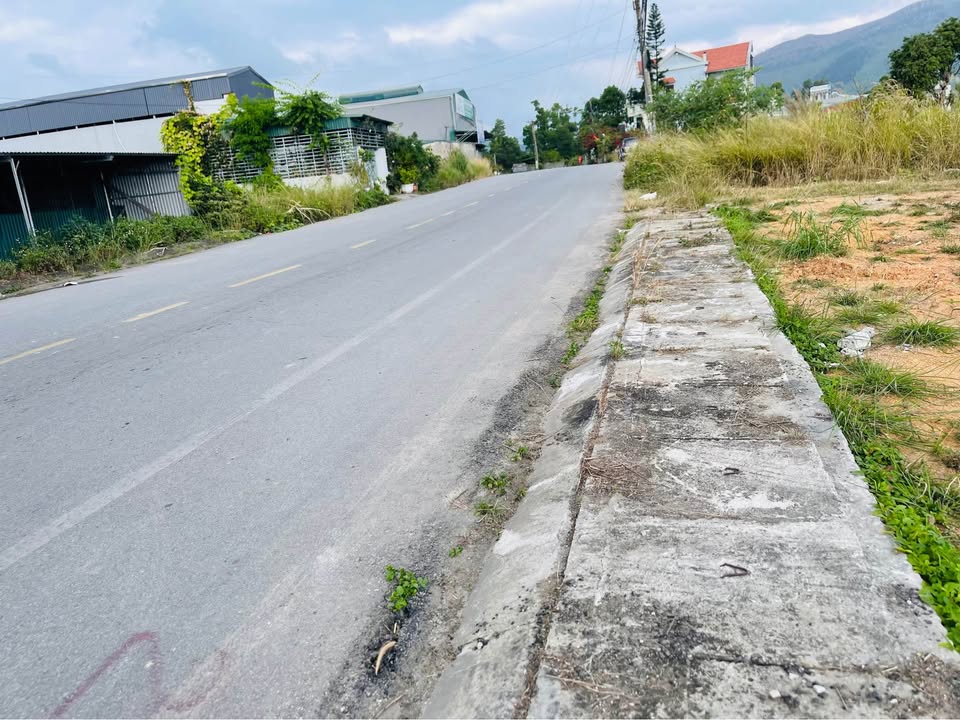 Đất nền Vân Đồn 100m² giá 1 tỷ - Cần bán gấp mặt đường Bãi Dài