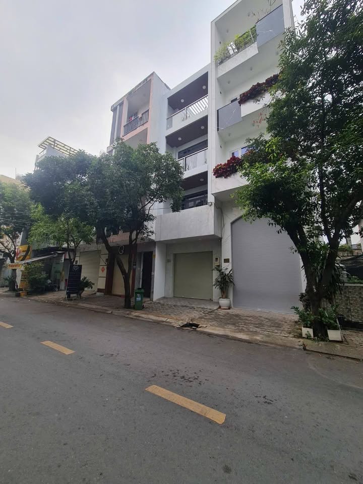 Nhà mặt tiền đường Số 79, phường Tân Quy, quận 7, 88m² giá 30 triệu - Thích hợp làm văn phòng, lớp học!