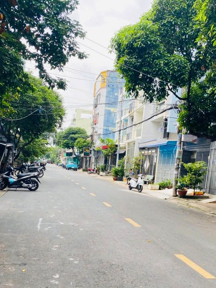 Biệt thự Lê Cao Lãng, Tân Phú 198m² giá 26 tỷ - Vị trí đắc địa, an ninh tuyệt đối!