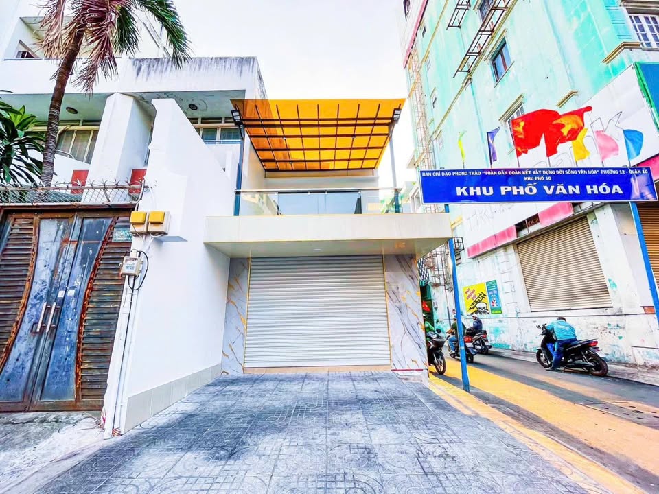 Cho thuê nhà góc 2 mặt tiền Sư Vạn Hạnh, Quận 10, 68m² - Vị trí đẹp, kinh doanh thuận lợi!