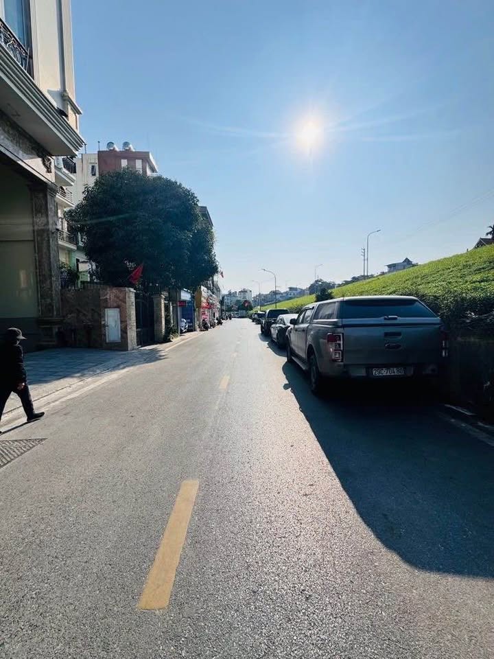 Nhà 6 tầng Ngọc Thụy 51m² giá 14 tỷ - Nội thất cao cấp, sẵn sàng vào ở!