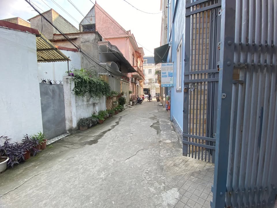 Nhà 2 tầng cho thuê tại ngõ Nguyễn Đức Cảnh, Vinh 110m² giá 5.5 triệu - Không gian sống yên tĩnh!