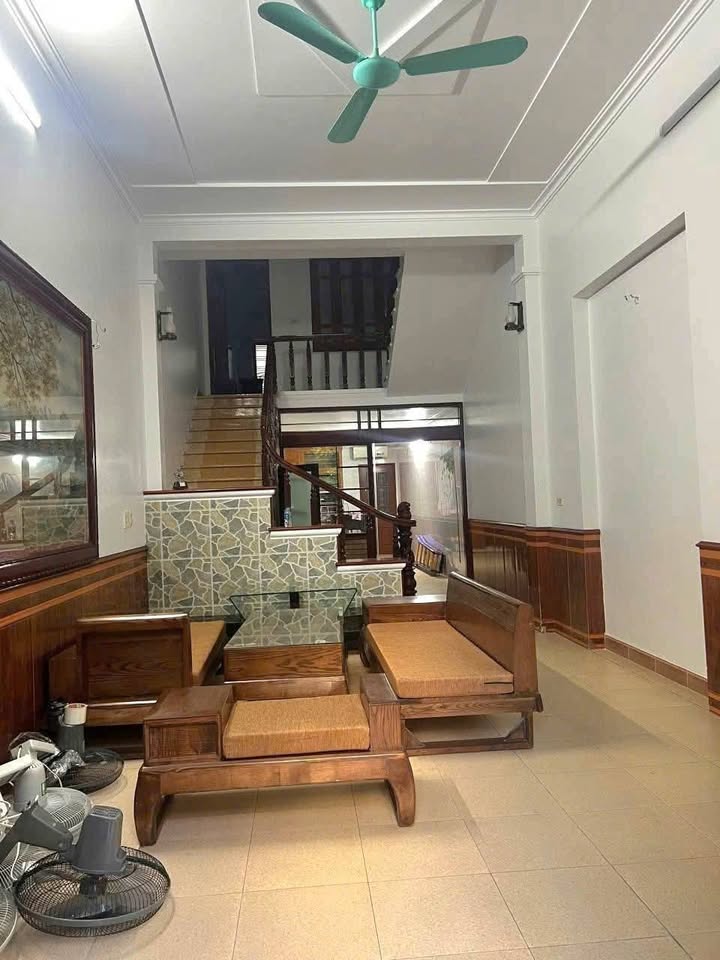 Nhà 3,5 tầng cho thuê tại Hải Tân, 65m² giá chỉ 8 triệu - Sẵn sàng vào ở!