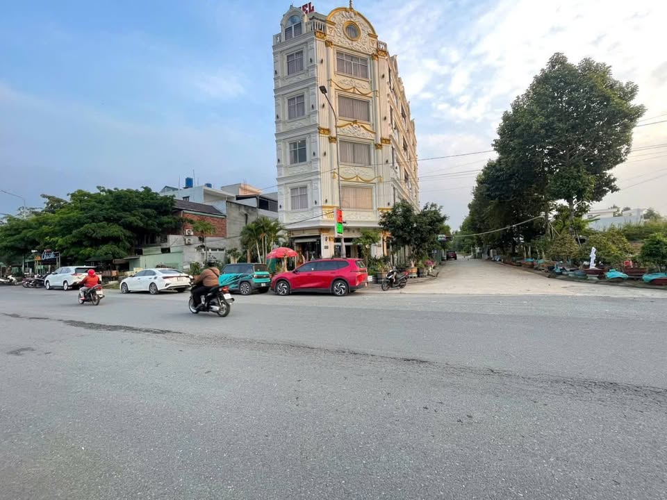 Đất nền KDC 135 Bến Lức 120m² giá 3.3 tỷ - Sổ hồng chính chủ, thương lượng