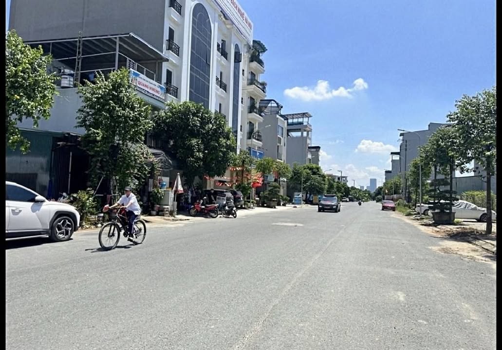 Bán Nhà FrontHouse Khu Đô Thị 25,2HA Vân Canh 40m² giá 7 tỷ - Thiết kế hiện đại, công năng đầy đủ!