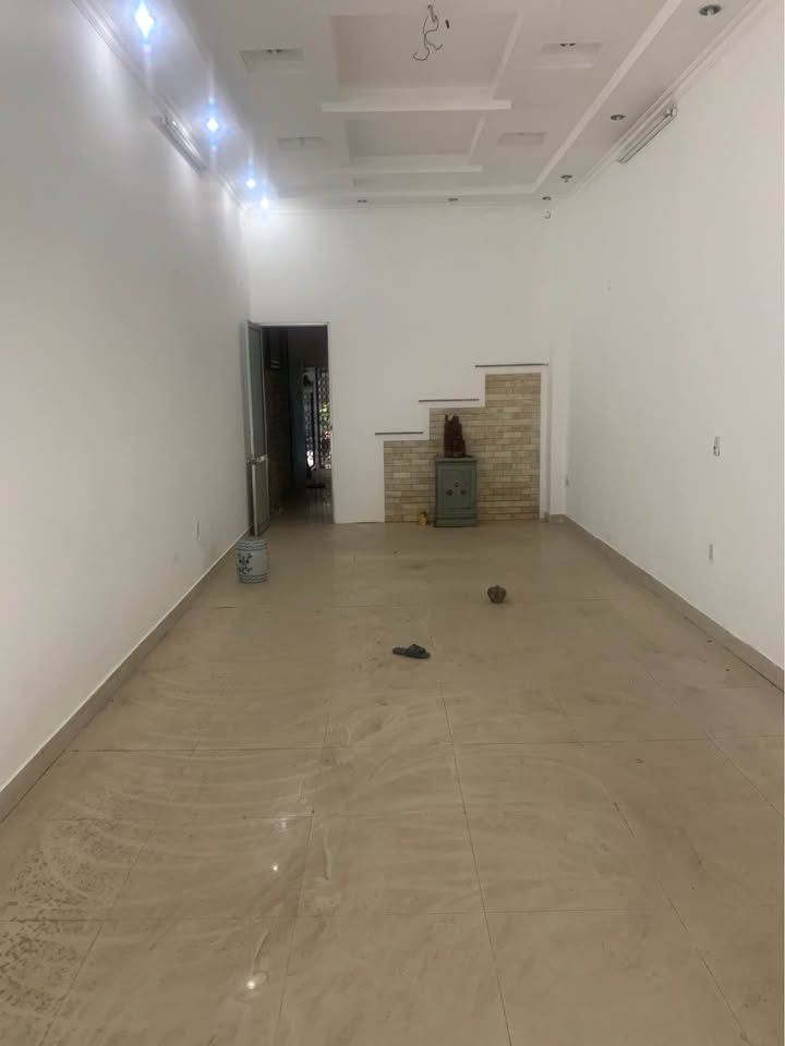 Cho thuê mặt bằng kinh doanh đường Lương Khánh Thiện 90m² giá 20 triệu - Vị trí đắc địa cho mọi ngành nghề!