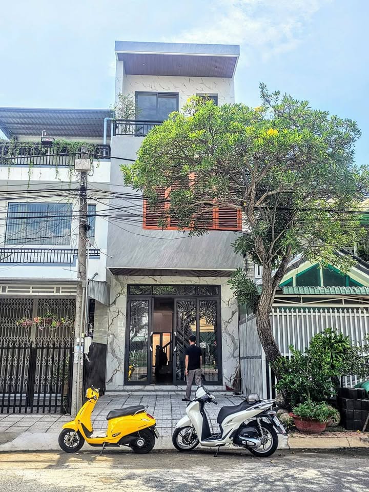 Nhà mặt tiền Thục Phán, Bình Khánh, Long Xuyên 67.2m² giá 4 tỷ - Nội thất cao cấp, vào ở ngay!