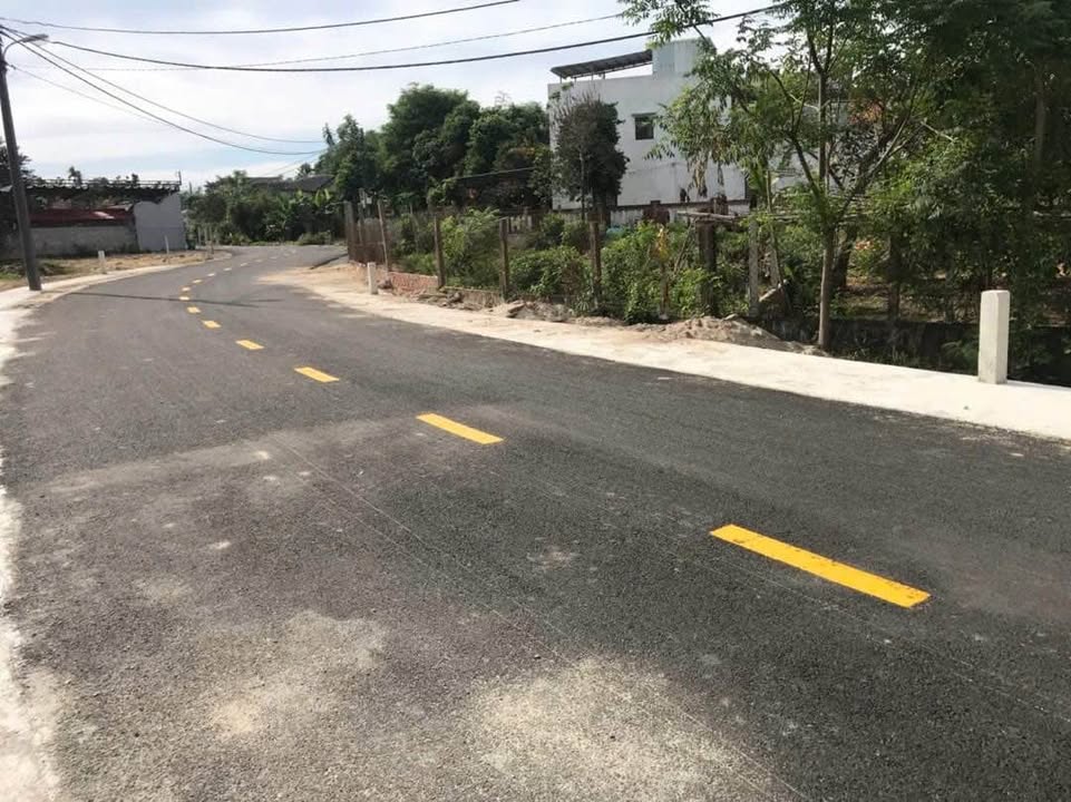 Đất thổ cư Yến Nê 1, Hòa Tiến 200m² giá 2 tỷ - Không ngập lụt, vị trí đẹp!