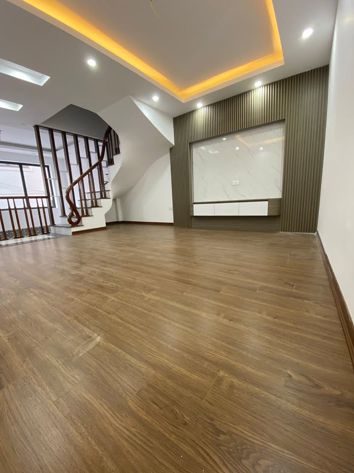 Nhà phố Tả Thanh Oai 38m² giá 7 tỷ - Gần chợ và trường học tiện ích đầy đủ!