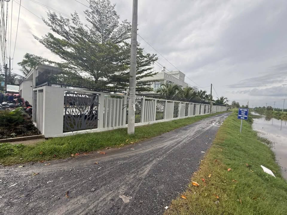 Đất Mặt Tiền Kênh T3, Tân Thới Nhì 5580m² giá 25 tỷ - Cơ hội đầu tư sinh lời!