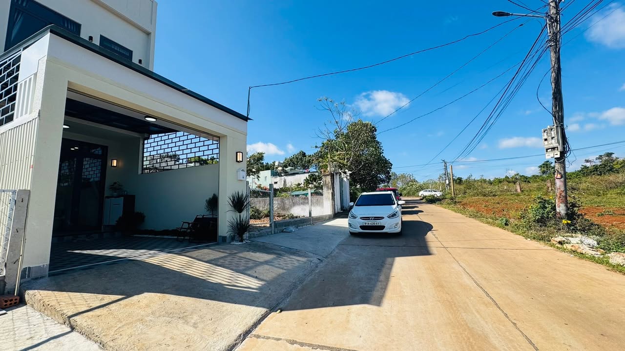 Nhà 1 mê hẻm chính Bùi Dự - P. Pleiku, Gia Lai 76m² giá 1.98 tỷ - Sân ô tô rộng rãi, view thoáng mát!