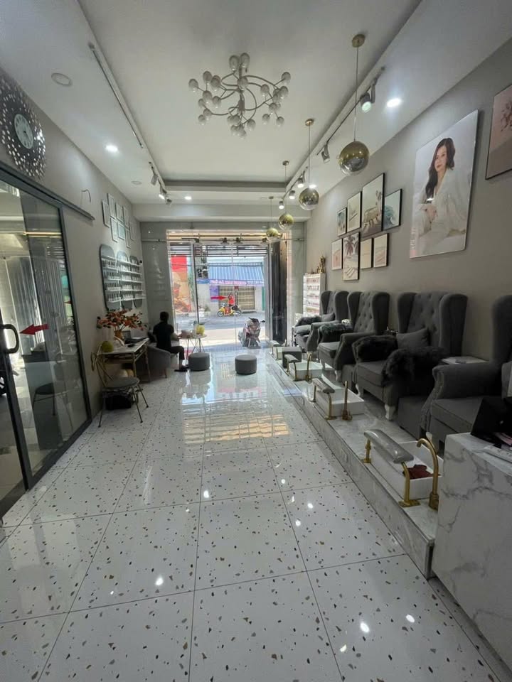 Nhà phố Tân Phú 181m² giá 43 tỷ - Cực hiếm tại khu vực!