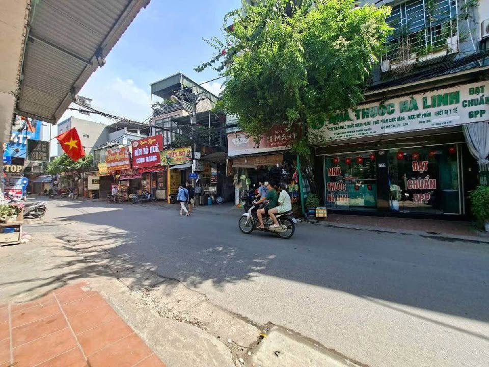 Mặt phố Đình Thôn, Nam Từ Liêm 211m² giá thỏa thuận - Kinh doanh sầm uất, lô góc hiếm có!