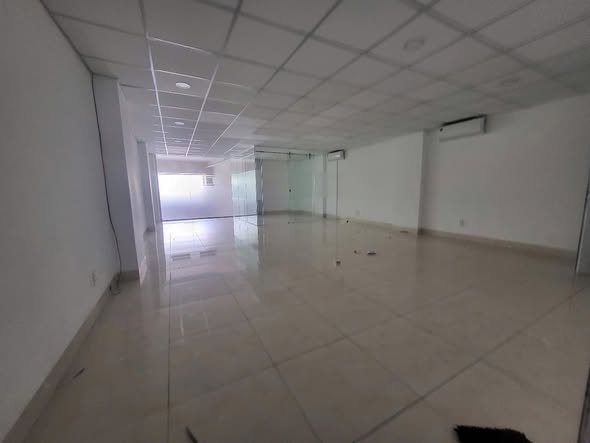 Cho thuê tòa nhà 1 hầm 8 lầu tại Nguyễn Văn Trỗi, Phú Nhuận, 1100m² - Vị trí đắc địa, kinh doanh tự do!