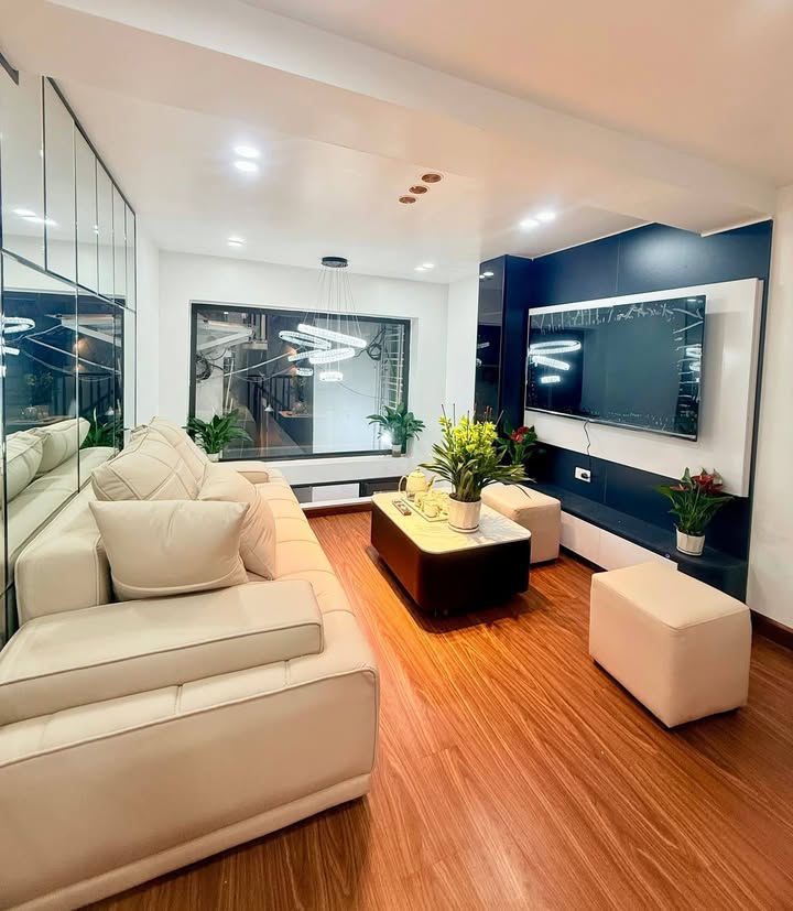 Nhà Đường Láng Đống Đa 21m² giá 5.98 tỷ - Full nội thất đẹp, sẵn sàng ở ngay!