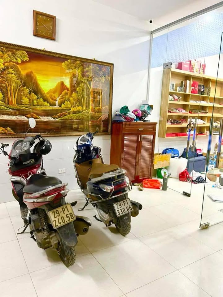 FrontHouse Cầu Giấy 100m² giá 29.5 tỷ - Mặt ngõ thông kinh doanh, thang máy tiện lợi!