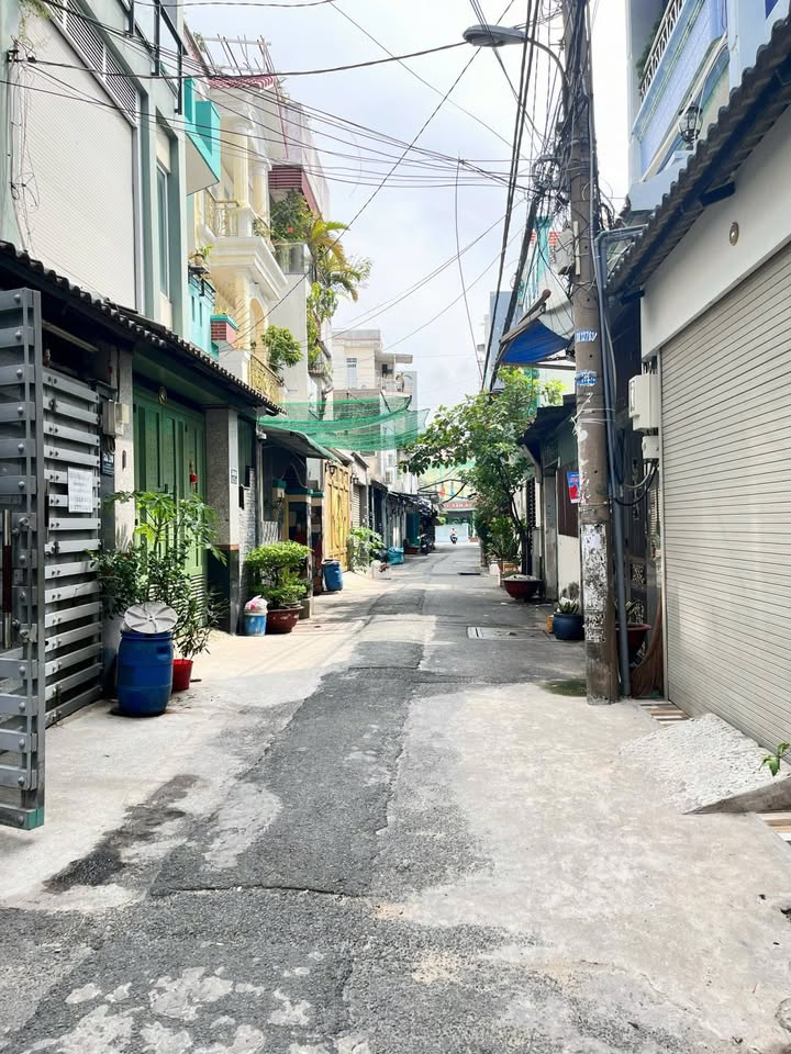 Nhà hẻm xe hơi Nguyễn Cửu Đàm, Tân Phú 82m² giá 8.5 tỷ - Mặt tiền rộng rãi, thiết kế hiện đại!