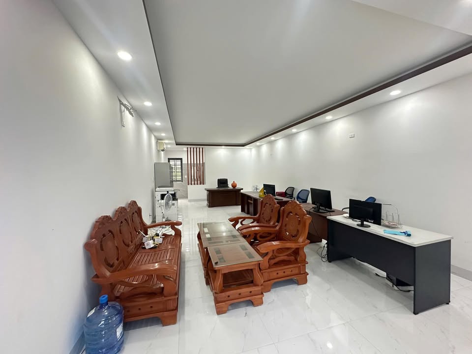 Văn phòng cho thuê tại Mỹ An, Ngũ Hành Sơn 70m² - Vị trí đắc địa, sẵn sàng làm việc!