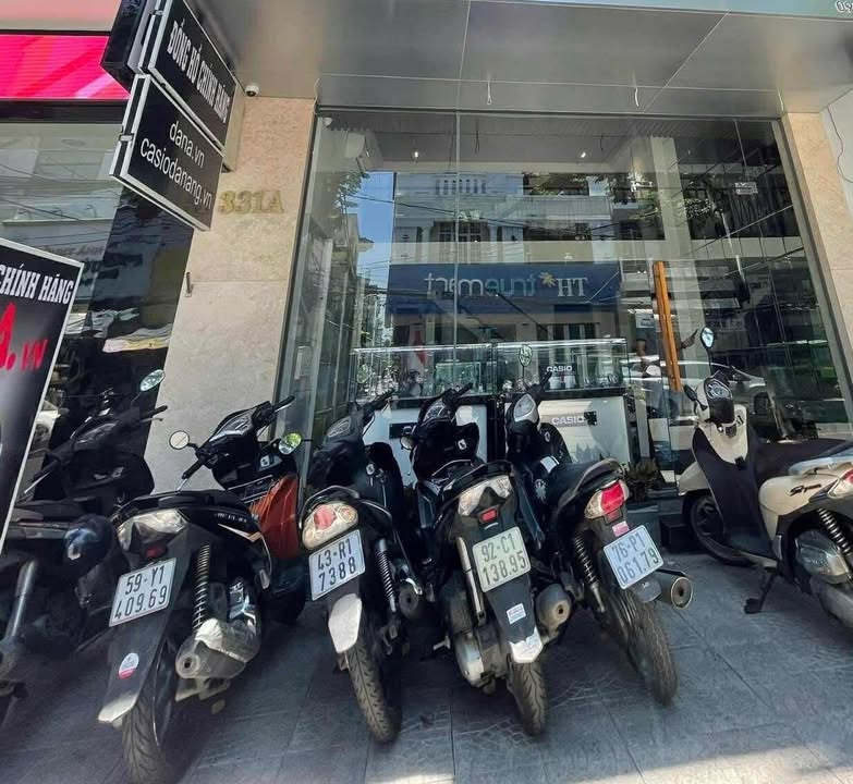 Nhà mặt tiền 3 tầng đường Hoàng Diệu, Đà Nẵng 77m² giá 35 triệu - Thích hợp kinh doanh ngay!