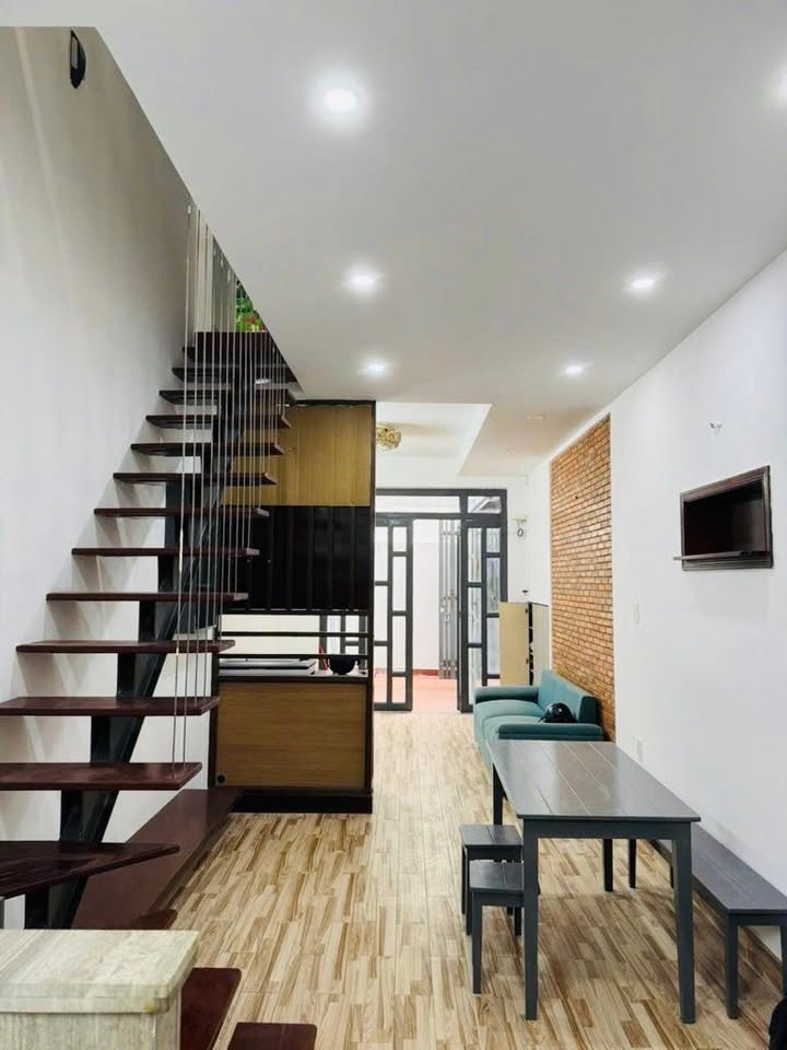 Nhà mặt tiền Huỳnh Văn Bánh, quận Phú Nhuận, 55m² giá 8 tỷ - Đầu tư sinh lời ngay!