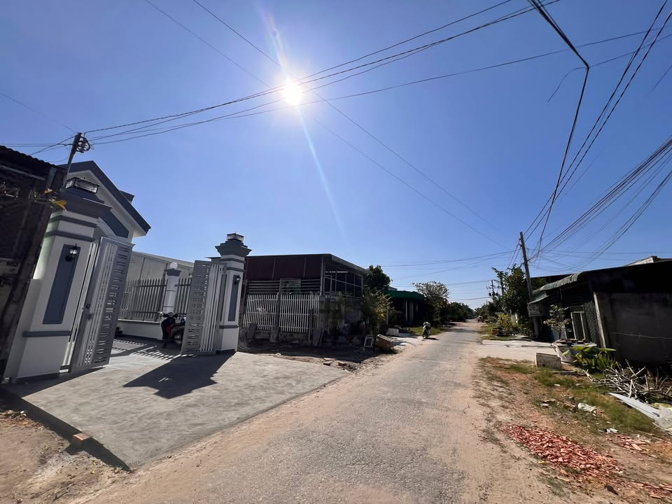 Bán nhà nóc Thái hiện đại tại Hòa Thành, Tây Ninh 138m² giá 1.97 tỷ - Tiện ích đầy đủ!