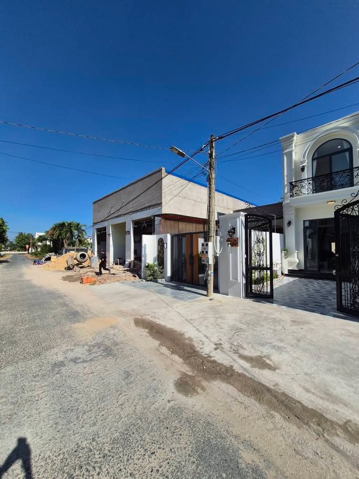 Bán nhà 1 trệt 1 lầu tại KP Trường Thiện, P. Long Hoa, Tây Ninh - Giá 2.585 tỷ, thương lượng chính chủ!