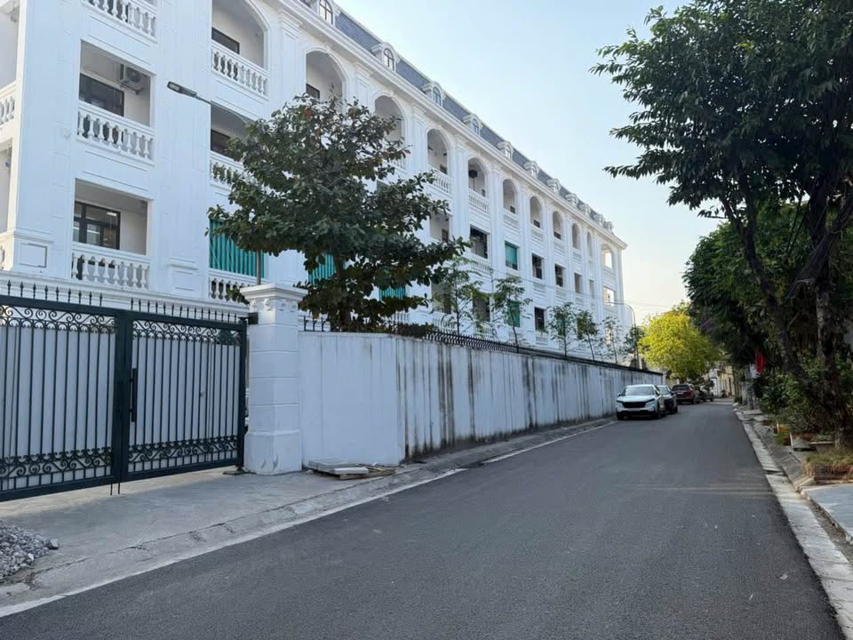 Đất nền quận Hồng Bàng 100m² giá 3.5 tỷ - Sổ đỏ chính chủ, đường ô tô tránh nhau!