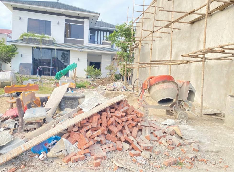 Đất Hưng Lộc Vinh 74m² giá 2.4 tỷ - Đường thông, cách chợ chỉ 500m!