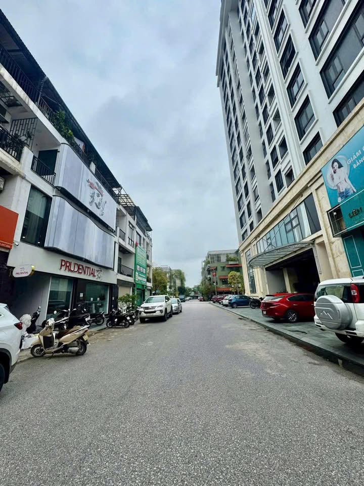 Nhà phố liền kề 3.5 tầng tại khu đô thị Sài Gòn Sky 99m² giá 10 tỷ - Đầu tư sinh lời ngay!