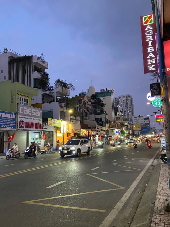 Nhà phố Phan Đình Phùng 30m² giá 4 tỷ - Vị trí đẹp, vào ở ngay!