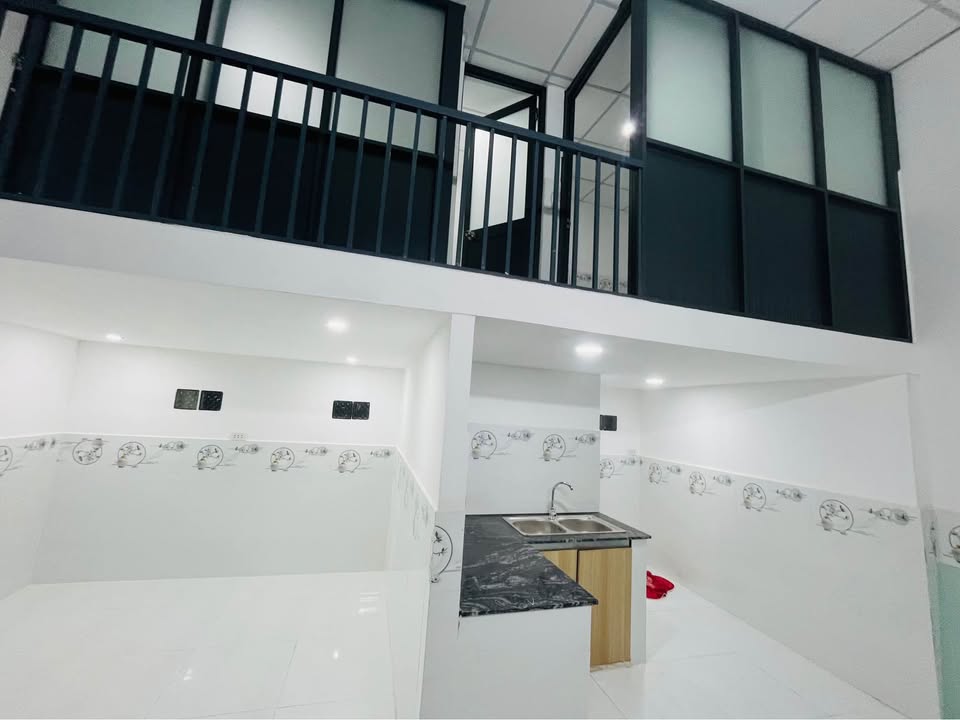 Nhà bán Tân Đông Hiệp, Dĩ An 32m² giá 900 triệu - Sổ chung tiện lợi!