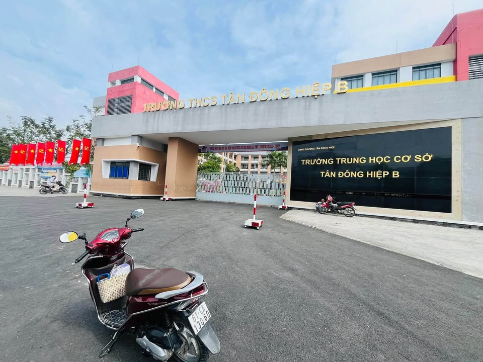 Nhà bán Tân Đông Hiệp, Dĩ An 35m² giá 840 triệu - Sổ chung, gần trường học!