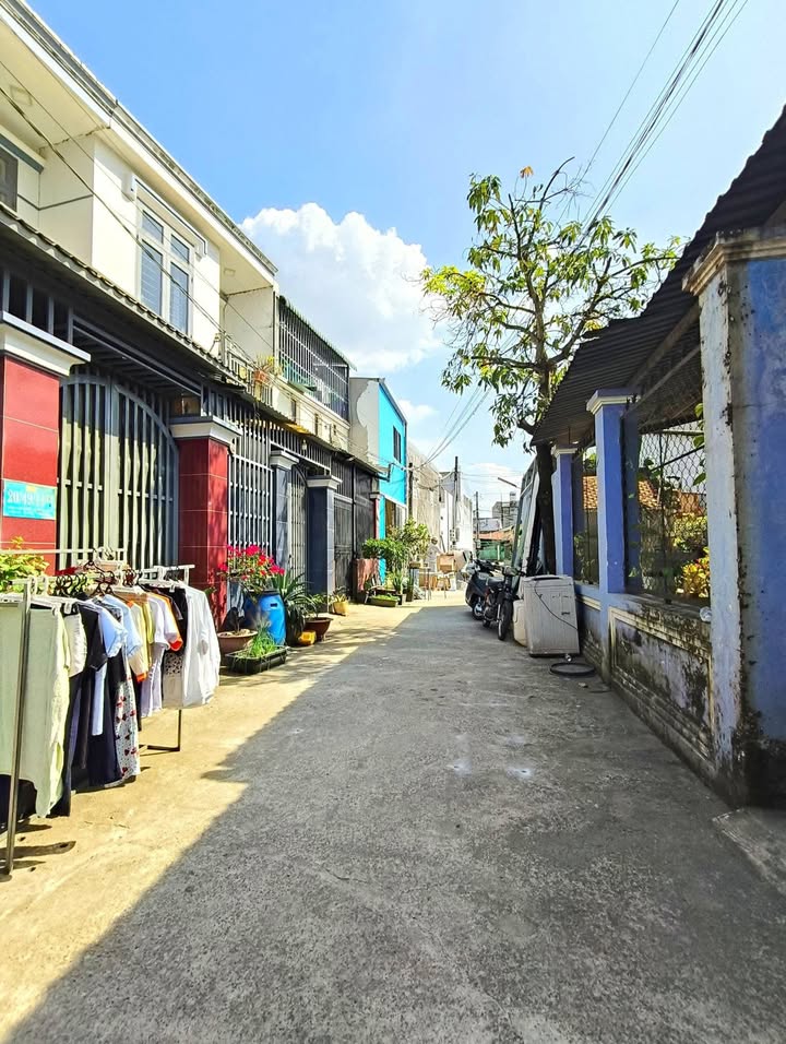 Bán đất tặng nhà tại Bình Thung, Dĩ An 76m² chỉ 2.75 tỷ - Cơ hội đầu tư tuyệt vời!