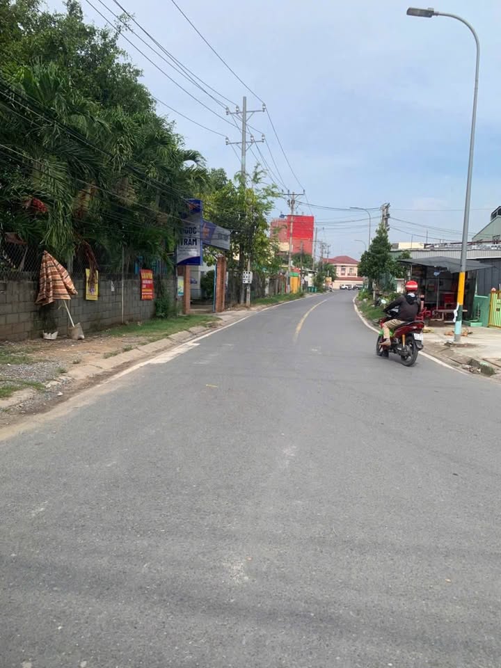 Lô đất thổ cư khu phố 3, Đức Hòa 135m² giá 1.7 tỷ - Sổ hồng riêng, vị trí đắc địa!