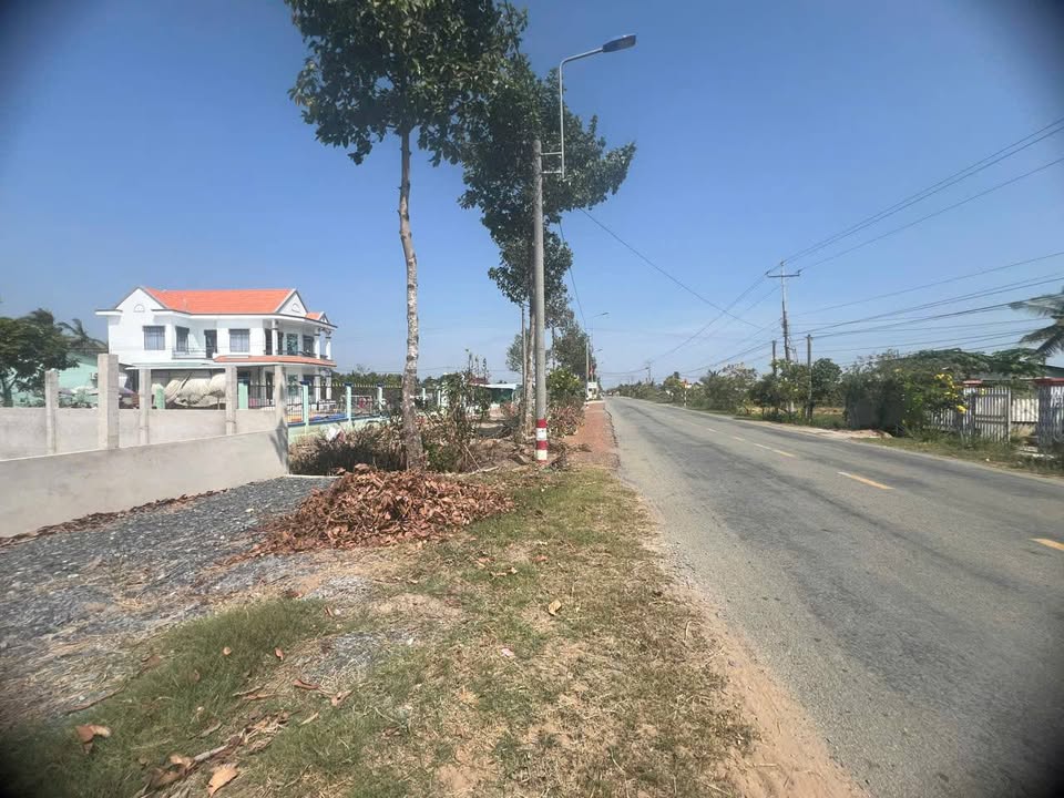 Đất thổ cư 3500m² mặt tiền Đường Tỉnh 832, Tân Trụ - Giá chỉ 22 tỷ, thương lượng ngay!