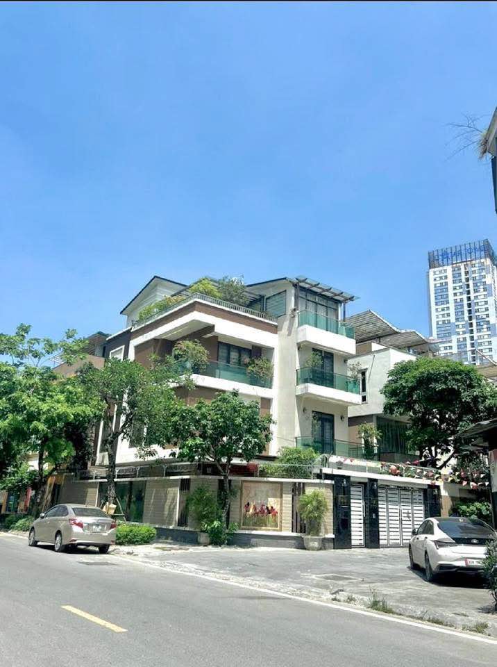 Biệt thự Lô Góc KĐT Văn Phú 240m² giá đầu tư - Sẵn sàng vào ở ngay!