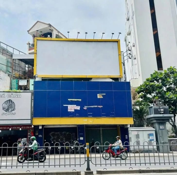 Cho thuê mặt tiền 10m đường Phan Đăng Lưu, Phú Nhuận 200m² - Phù hợp showroom, văn phòng