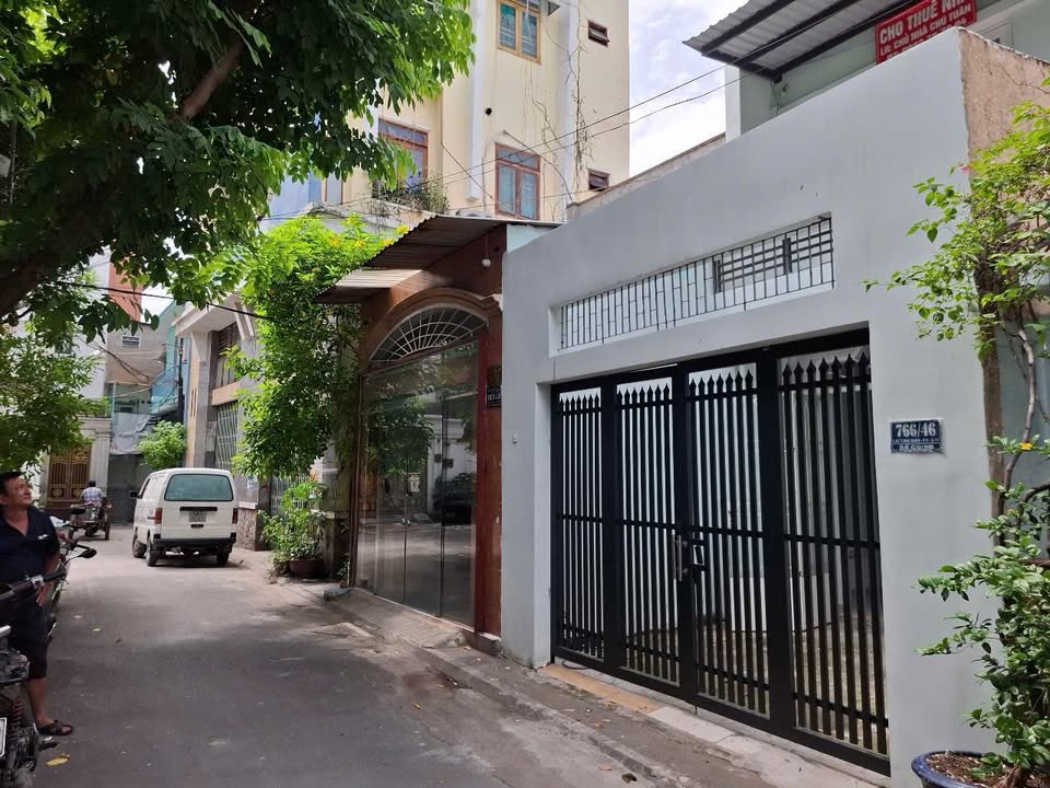 Nhà cho thuê 766/46 Lạc Long Quân 72m² giá 13 triệu - Không thể bỏ lỡ!