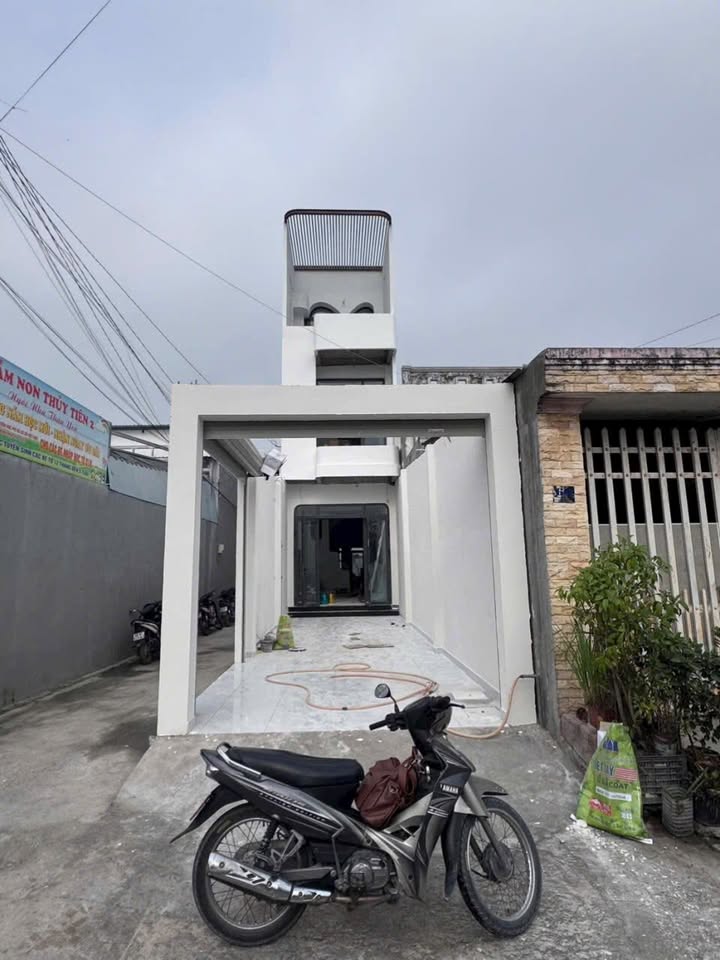 Nhà mặt tiền Phạm Văn Sáng, xã Bà Điểm, 187m² giá 7.9 tỷ - Kinh doanh thuận lợi!