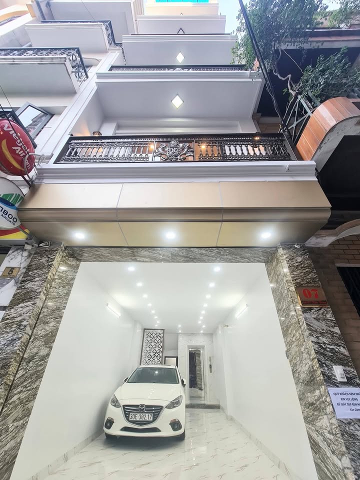 FrontHouse Kim Đồng 50m² giá 19 tỷ - Vỉa hè kinh doanh sầm uất!