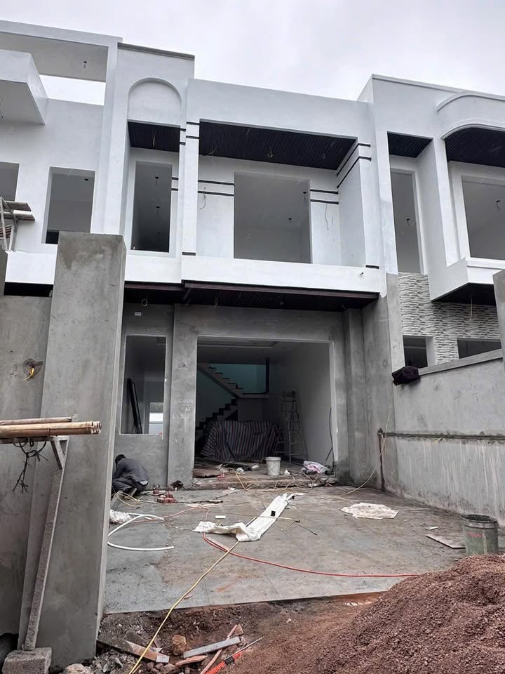 Nhà 2 tầng Bản Búa, Đông Sang, Mộc Châu 110m² giá 3 tỷ - Vị trí đẹp, tiện ích đầy đủ!