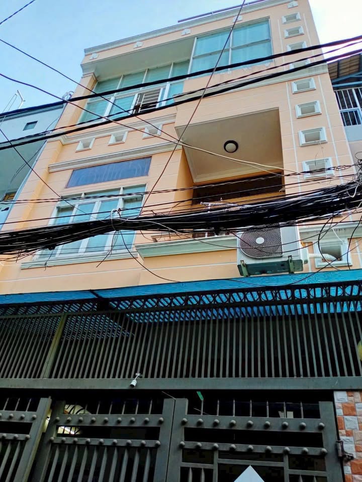 Nhà bán Quận 10 61.2m² giá 8.9 tỷ - Vị trí trung tâm, sẵn sàng ở ngay!