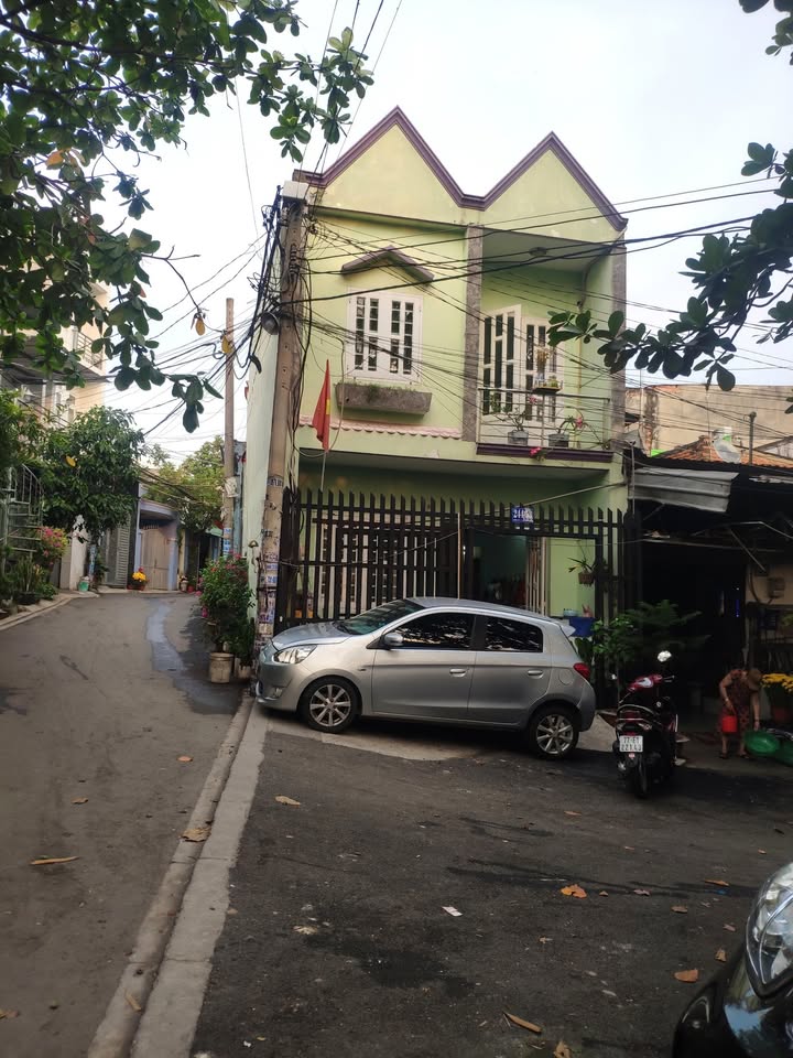 Nhà riêng Hiệp Thành Q12 45m² giá 1.6 tỷ - Sân đậu ô tô rộng rãi!