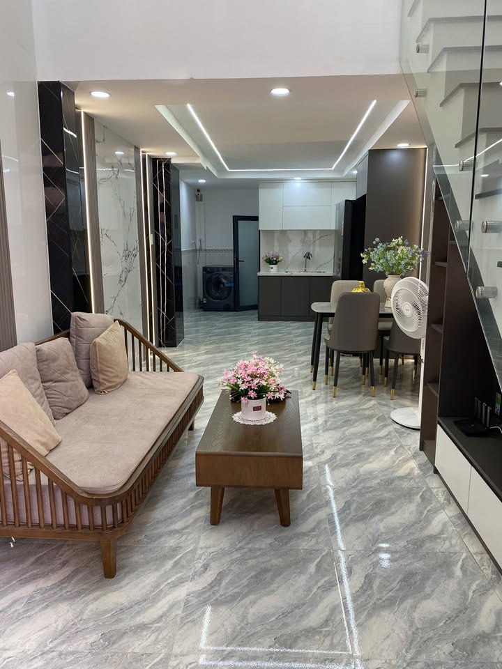 Nhà mới 2 tầng đường Phan Huy Ích 36m² giá 3 tỷ - Full nội thất tặng kèm!